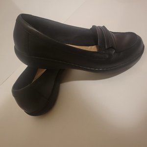 Collectuon by Clarks Women's Ashley-Lily Black Leather Loafer Sz 8